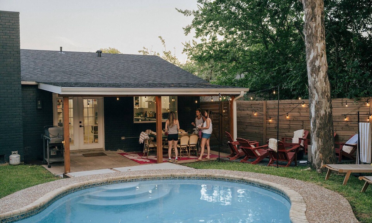 Sweetbriar House | South Congress Austin -Wellness Escape-Private Pool, Yoga, Sauna & Outdoor Movie