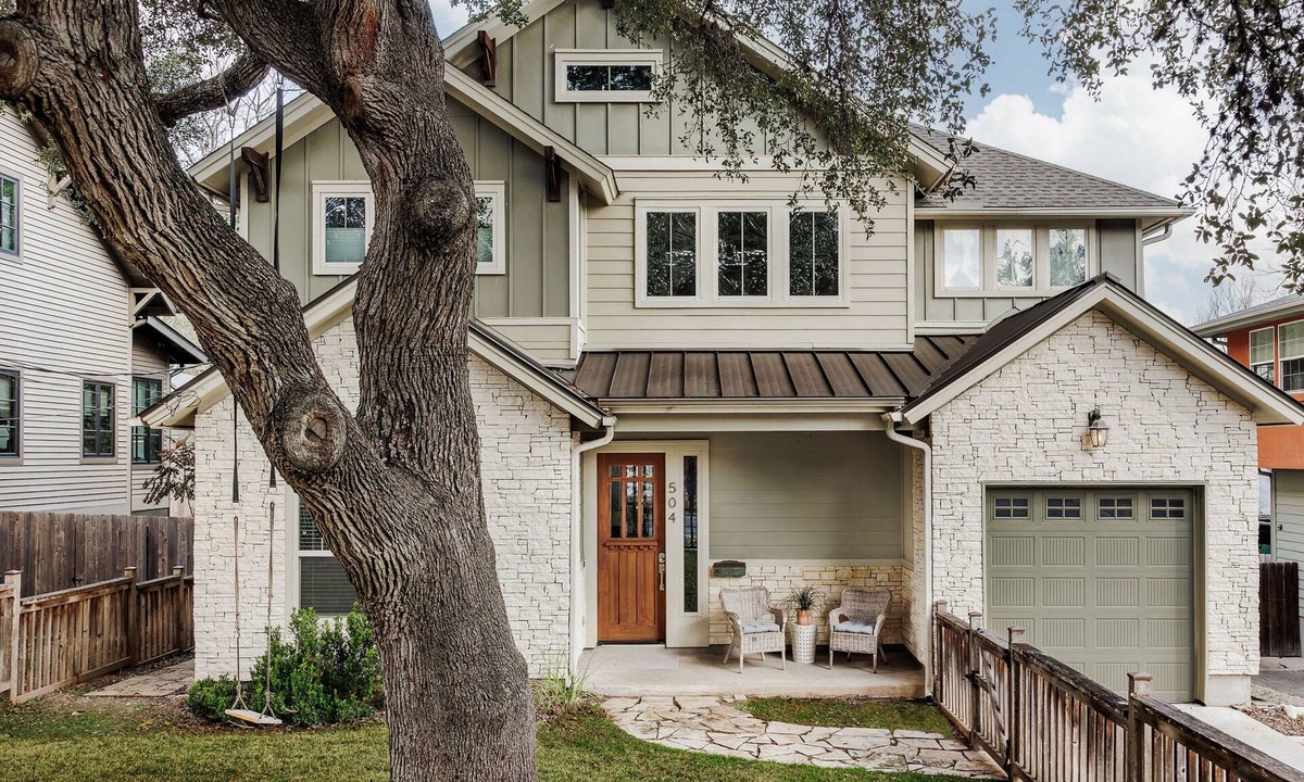 Travis Heights House | South Congress Craftsman (Luxury Living-Steps from SoCo)