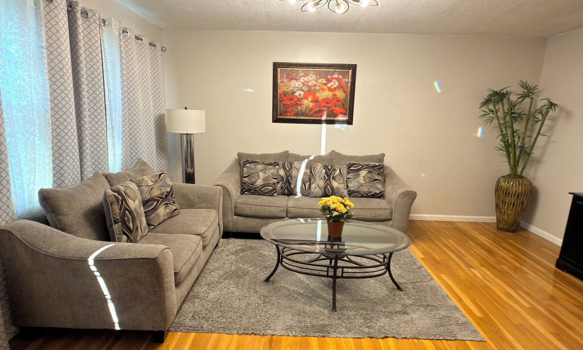 Mehlville House | South County ranch house walking distance to Grant Trail