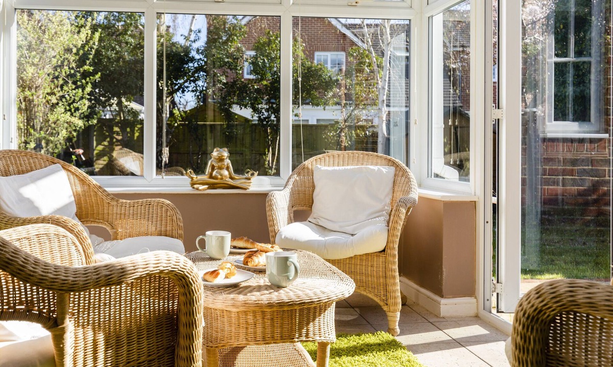 Chichester House | South Downs retreat house with parking