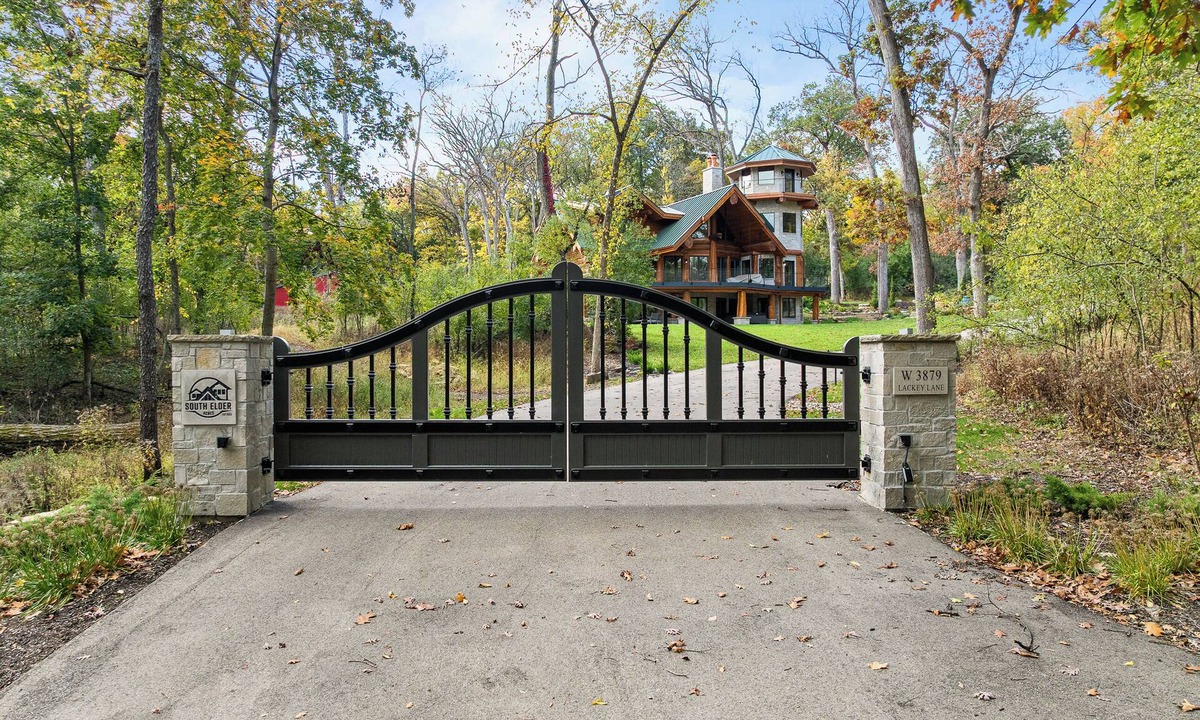 Zenda House | South Elder Acres: Log Cabin w/Indoor Pool