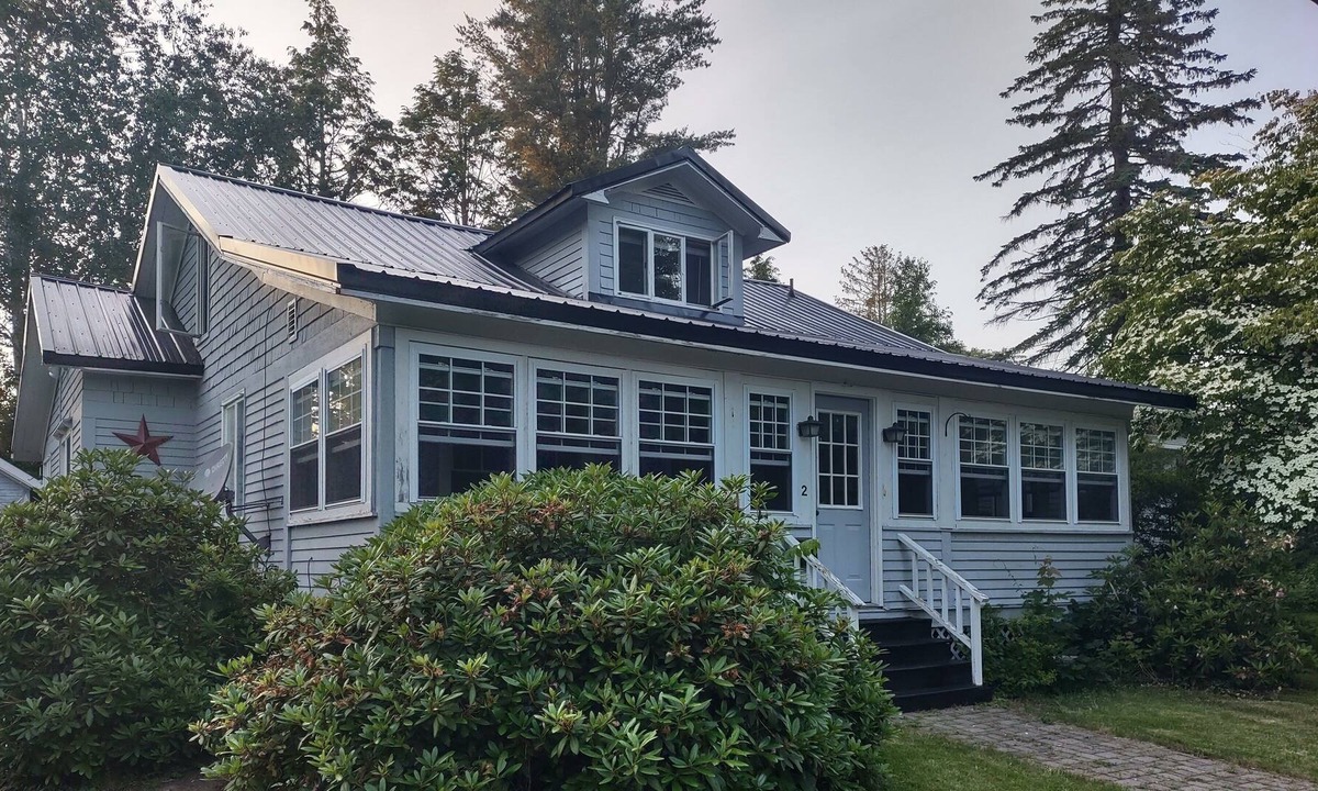 South Eliot House | South Eliot Bungalow