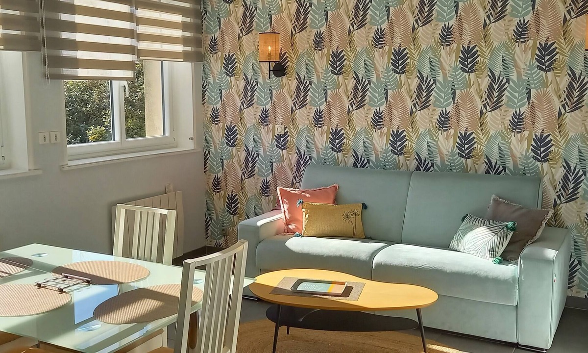 Fecamp Apartment | South-facing, cocooning gîte 40 m from the sea, rated 3*.