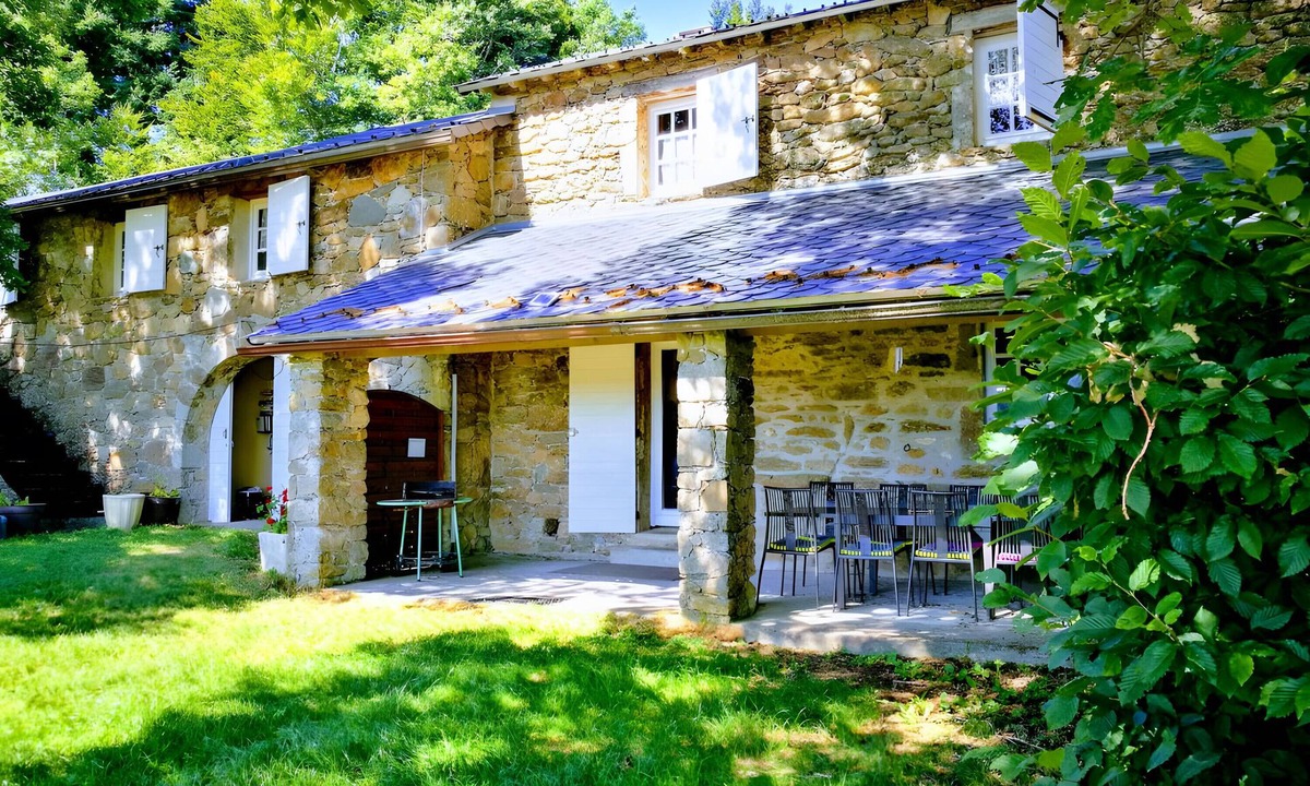 La Salvetat-sur-Agout House | South-Facing Cottage with Stunning Views, Hiking & Mountain Biking, Pool