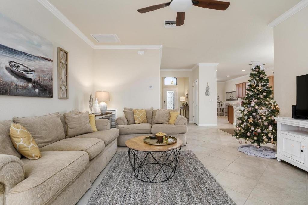 Bradenton House | South Facing Gated Community Long Term Rentals Available home