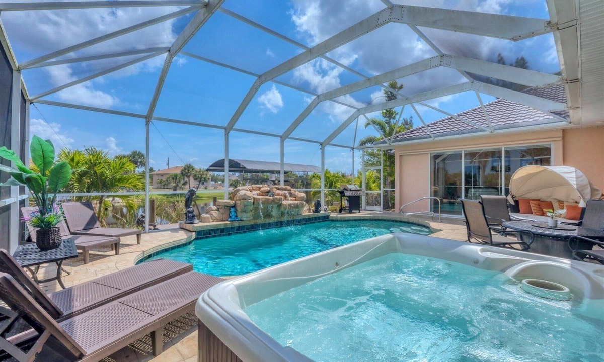 South Gulf Cove House | South Gulf Cove Private Vacation Home with Pool and Hot Tub - Only 15 Minutes to SWFL Beaches!