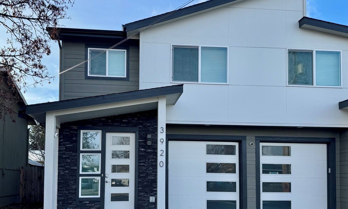 Lincoln Heights House | South Hill Luxury Getaway