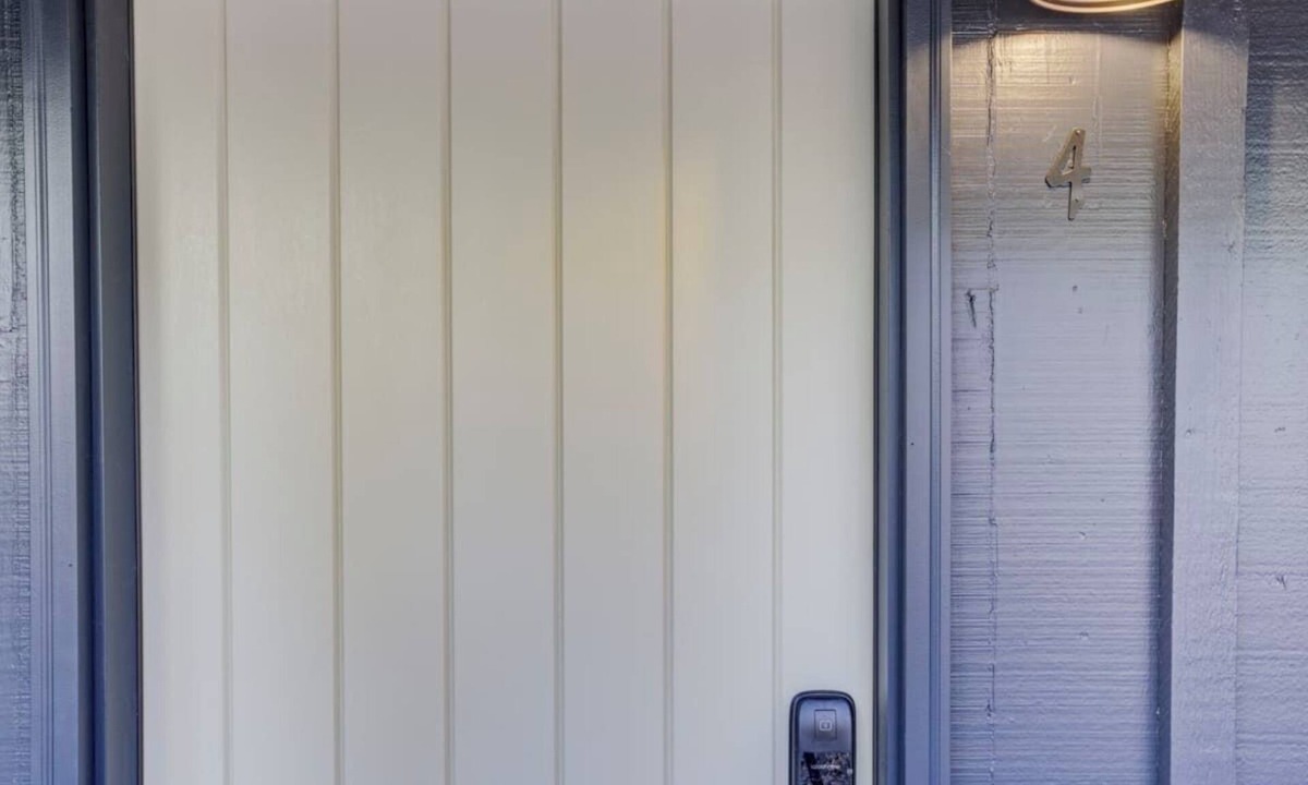 Lakeside Park Apartment | South Lake Chalet #4