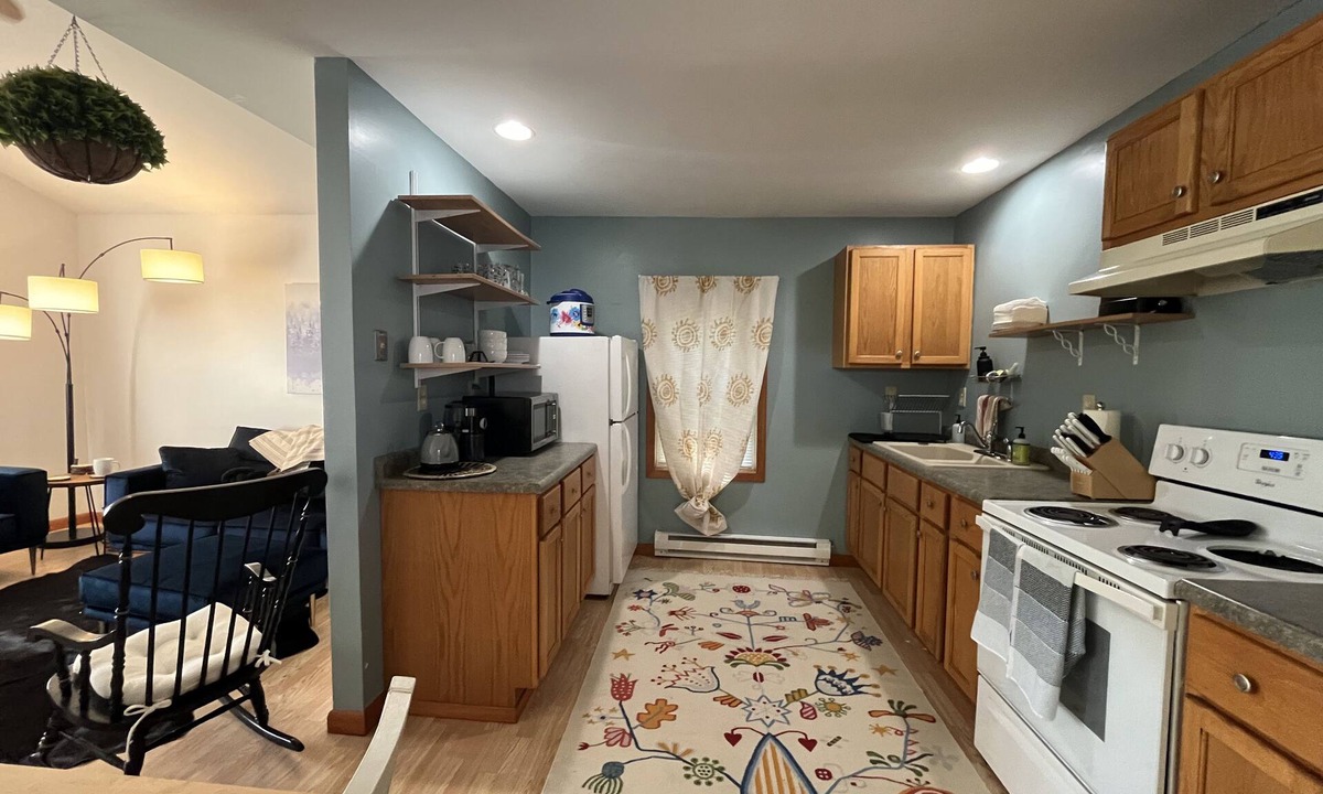 Upper Peninsula Michigan Cottage | South Marquette Cottage - Walk to everything!