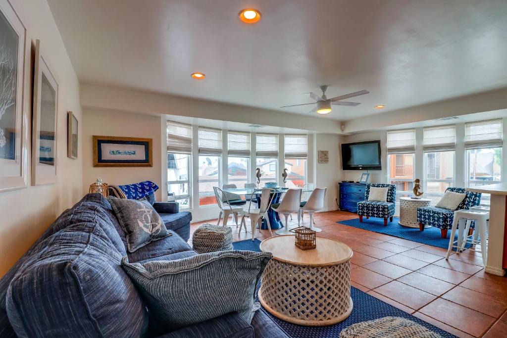 South Mission Beach House | South Mission Avalon Home