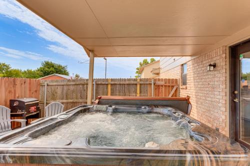 South Oklahoma City House | South OKC Home w/Hot Tub-Game Room: 18 Mi to OU!