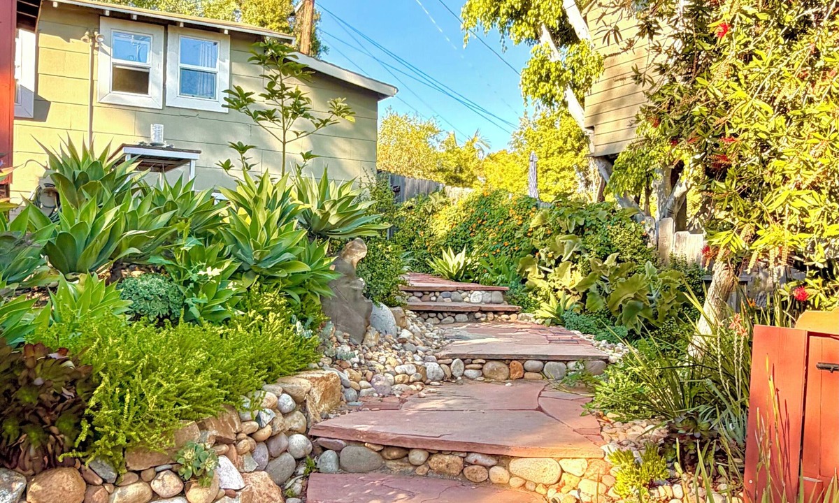 South Park Cottage | South Park Getaway Near Zoo, Dining & Downtown