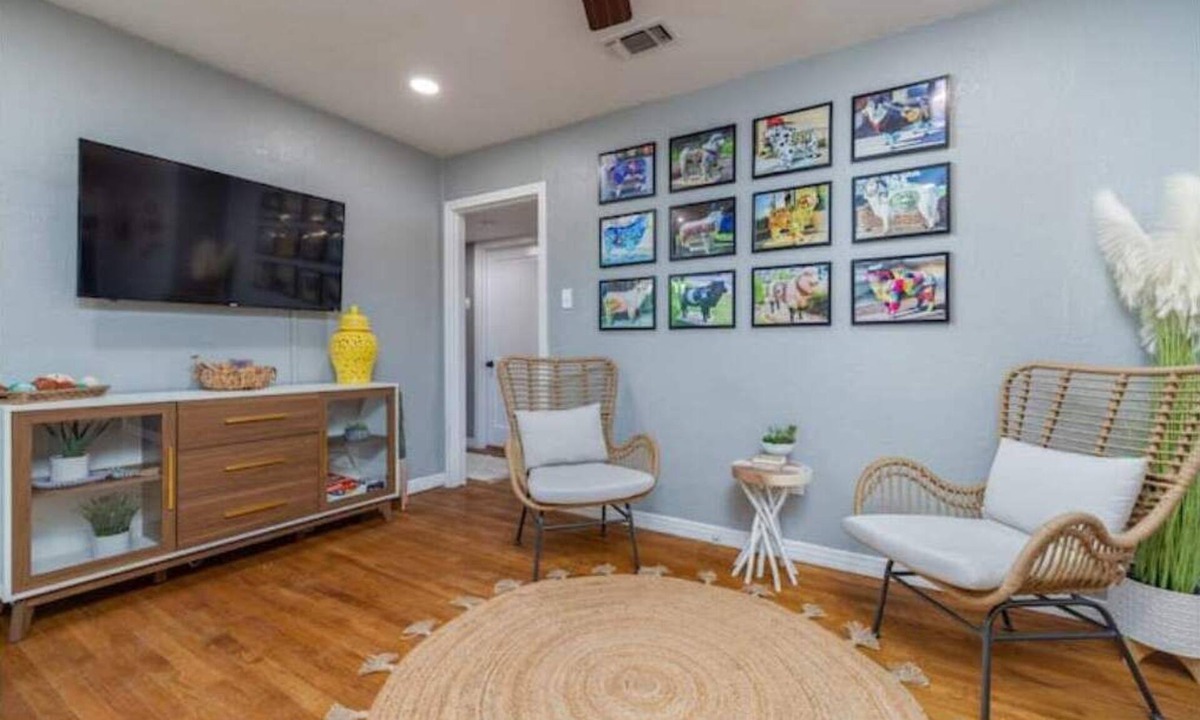 San Angelo House | South Park Stunner