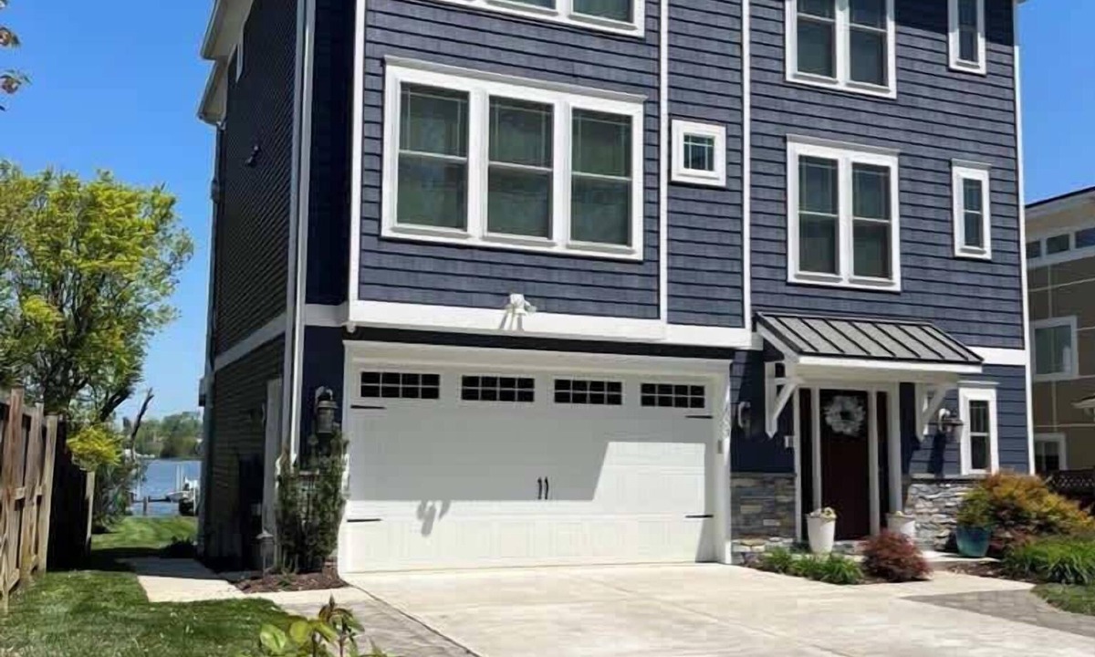 Edgewater House | South River Waterfront | Pier, Hot Tub & Elevator