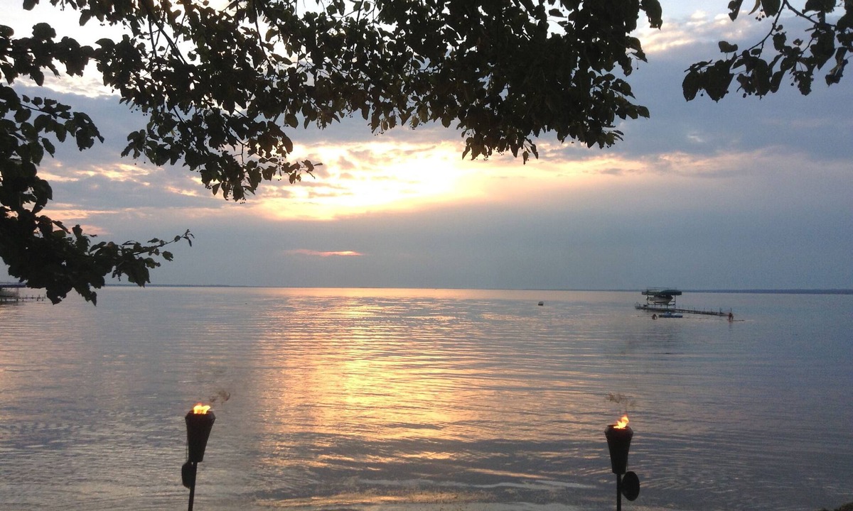 Canastota House | South Shore Sandy Beach & Spectacular Sunsets