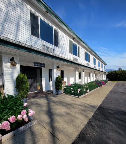 South Burlington Hotel | South Side Inn - Burlington