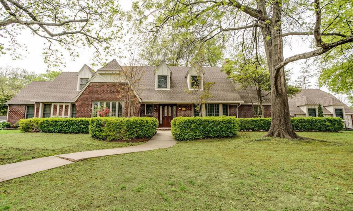 South Tulsa House | South Tulsa/ORU/St.Francis/Mabee Center/Expo Center