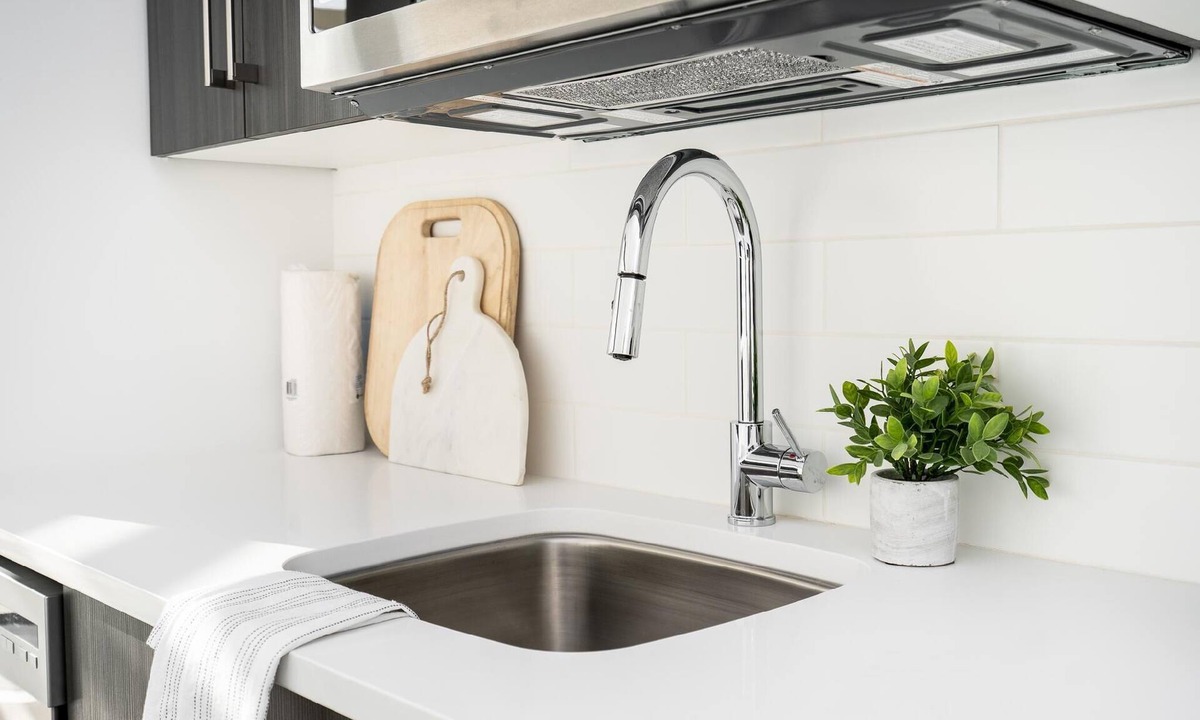 Fort Gary Apartment | South Wpg+Close to UM+30 UC Cozy & Compact Studio+Parking(500-30)