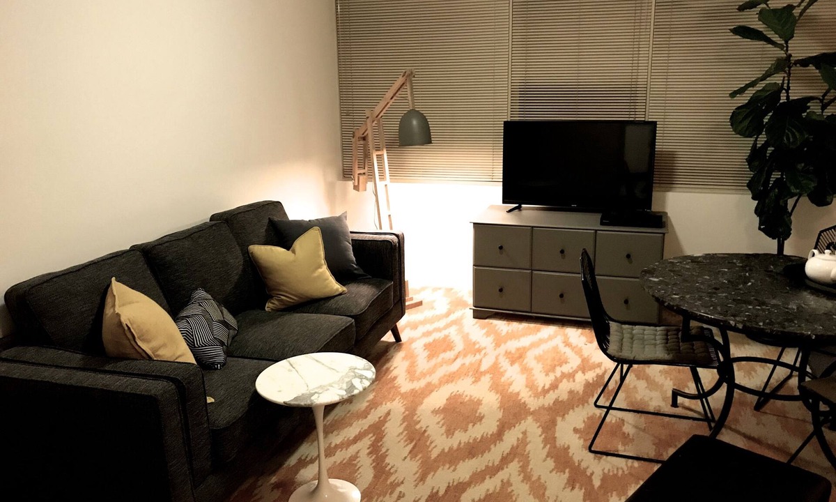 South Yarra Apartment | SOUTH YARRA - Classic Domain Precinct Apartment