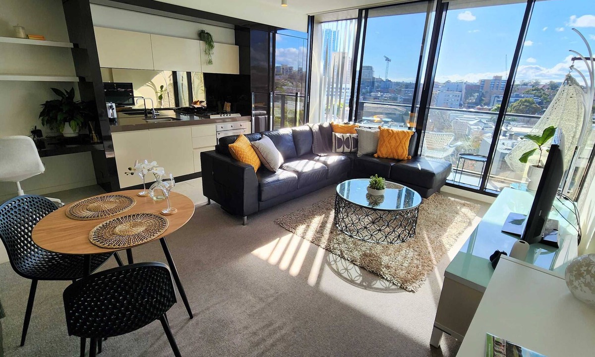 South Yarra Apartment | South Yarra Style - Smart 1bed with parking