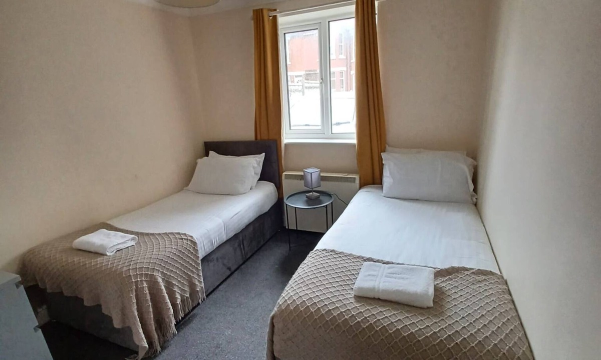 Shirley Apartment | Southampton 2-Bedroom House