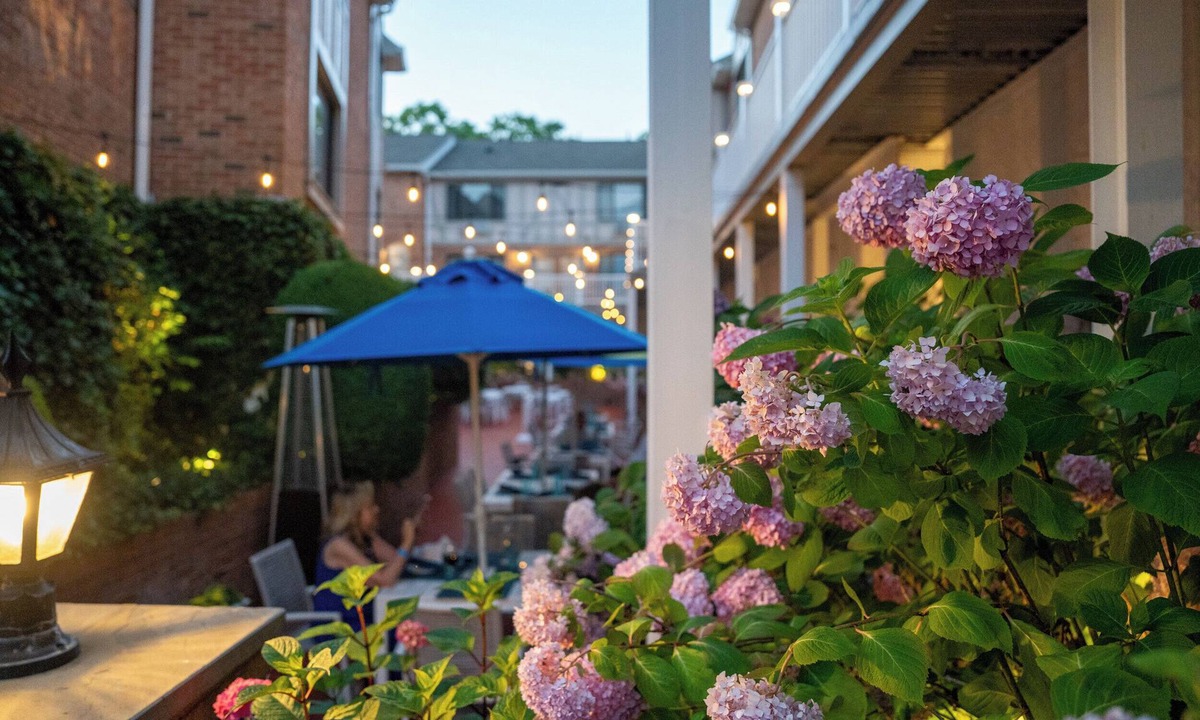 Village of Southampton Hotel | Southampton Inn