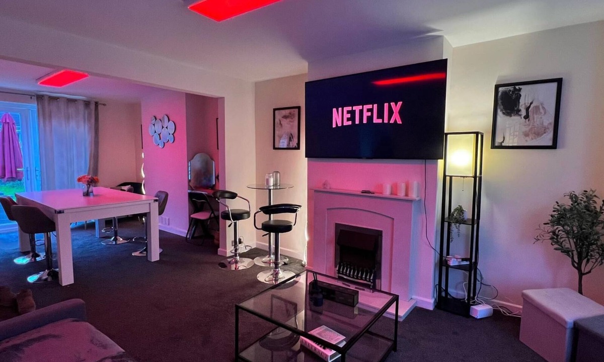 Shirley Apartment | Southampton retreat-Hot Tub-Pool-Parking