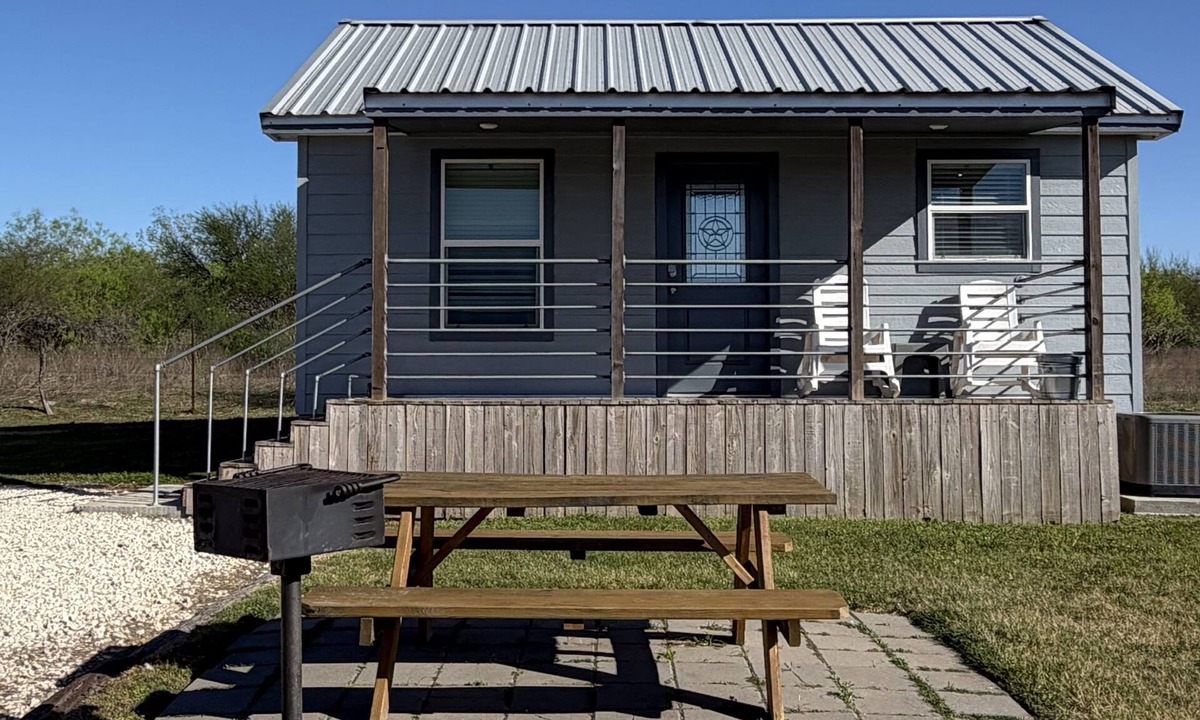 Victoria Cabin | Southbound RV Park and Cabins