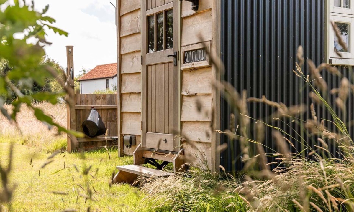 Trunch Cabin | Southdown Shepherd Hut | An adorable shepherds hut for two