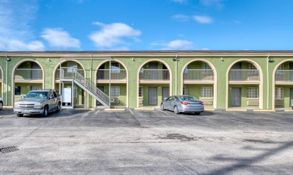 Channelview House | Southern Comfort Retreat in Channelview! Pets Allowed, Free Parking!