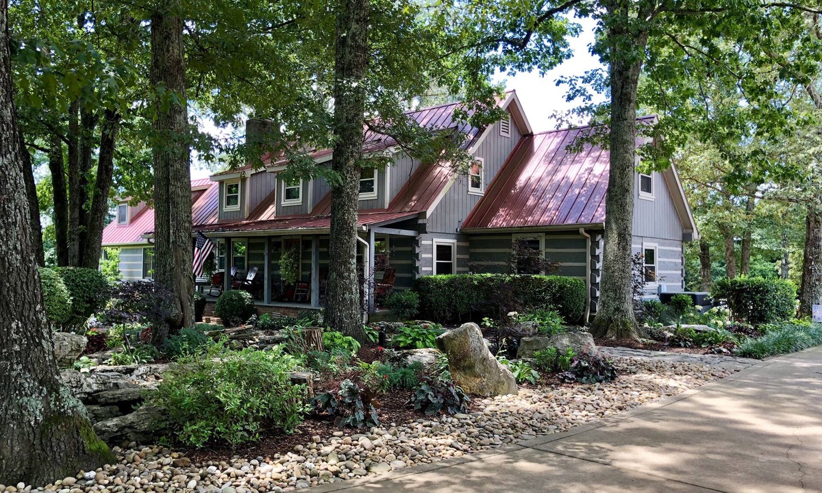 Lebanon Cottage | Southern Country "Cowboy" Hospitality at the Twin Oaks Guest Ranch Nashville TN