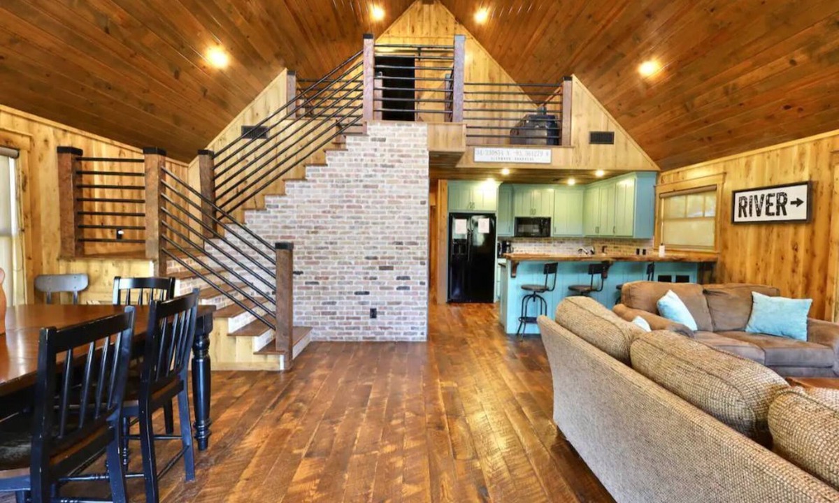Glenwood House | Southern Grace on the Caddo - HOT TUB! - on the RIVER!