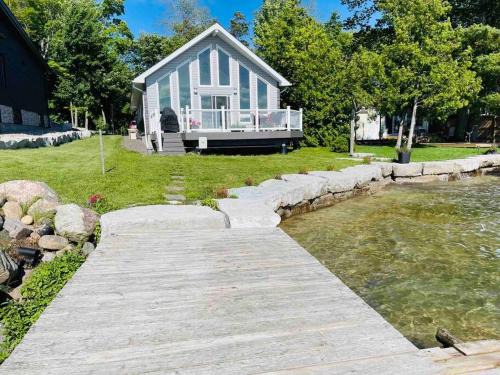 Rama Ski Chalet | SouthLake Cottage on The Lake.