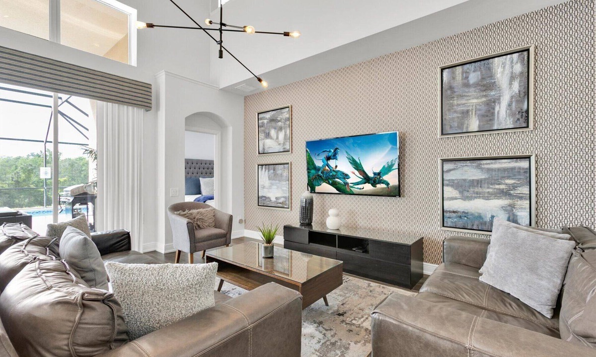 Windsor Palms House | SP8131 Summary: Welco