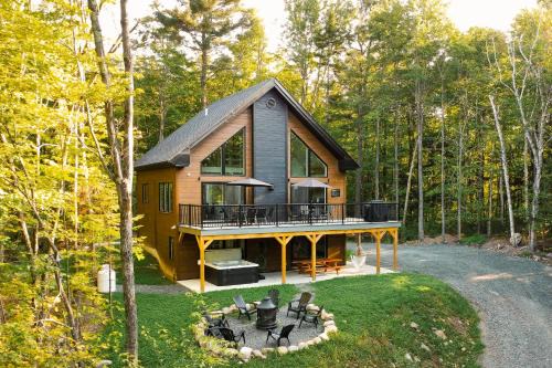 Pine Hill Ski Chalet | Spa and Billard - Chalet Le Silverson