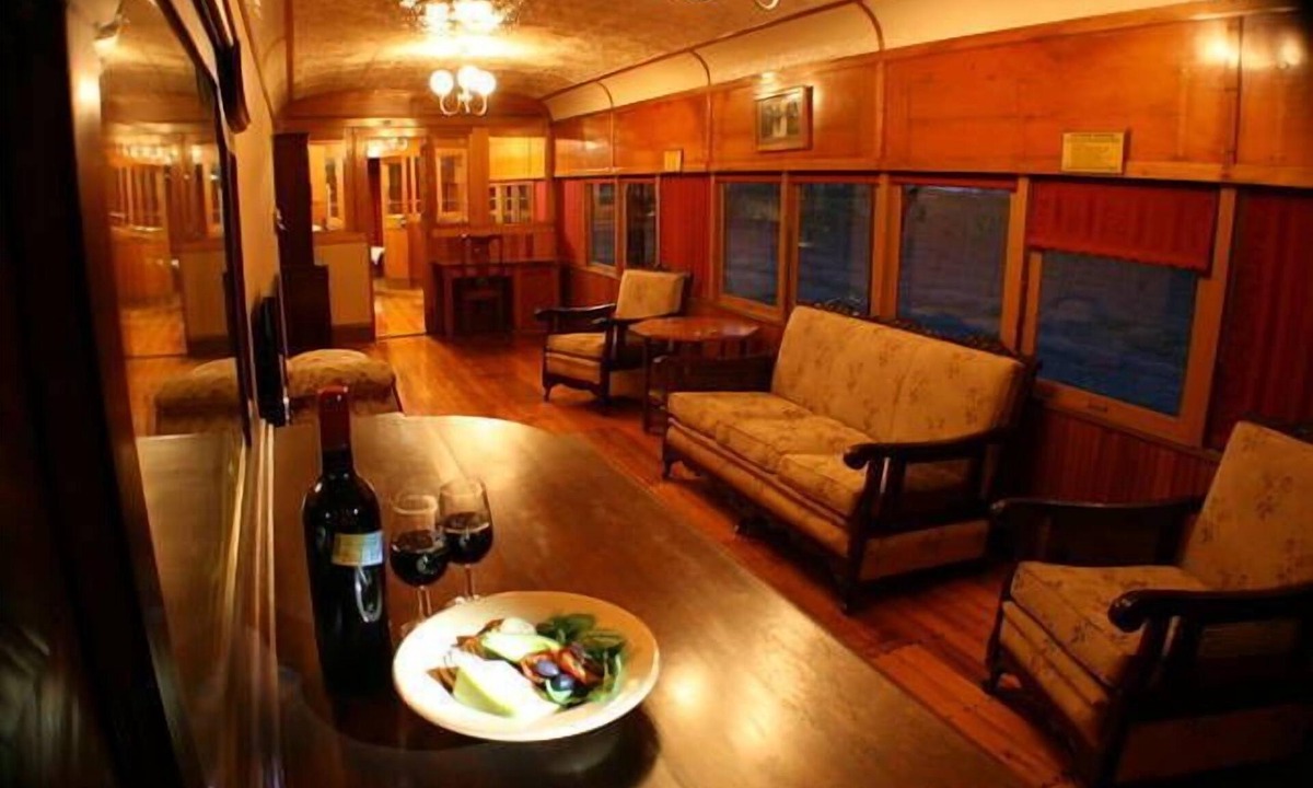 Roslynmead House | Spa Carriage Retreat