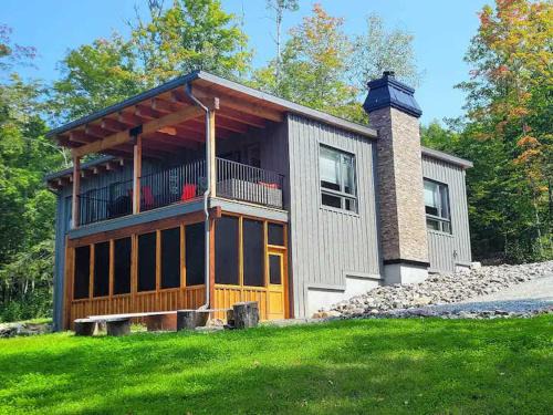 Val-des-Monts Ski Chalet | Spa Firepit & Nature - Chalet de la Colonie