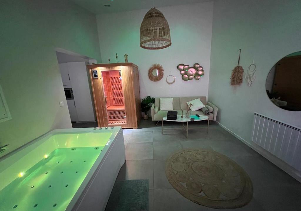 Le Mesnil-Saint-Denis House | SPA JUNGLE