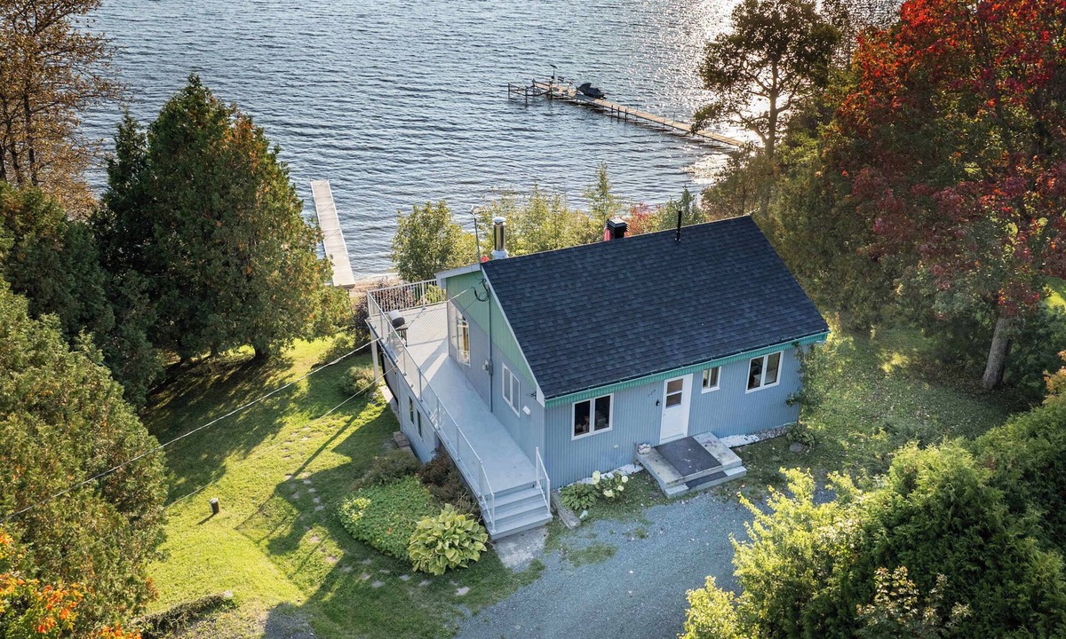 Lac-Etchemin Ski Chalet | SPA - Lake - Foosball Table | Chalet le Relaxarium