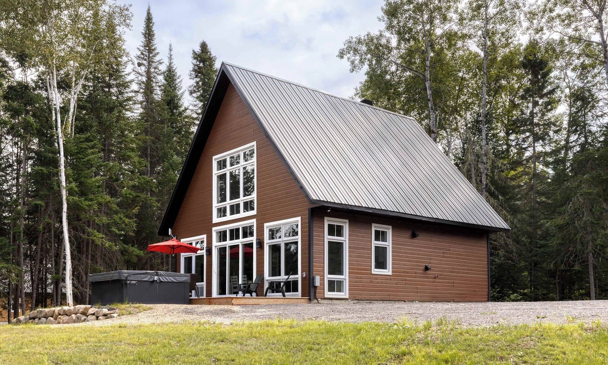 Saint-Michel-des-Saints Ski Chalet | Spa, Nature & Adventure | Rustique Chalet