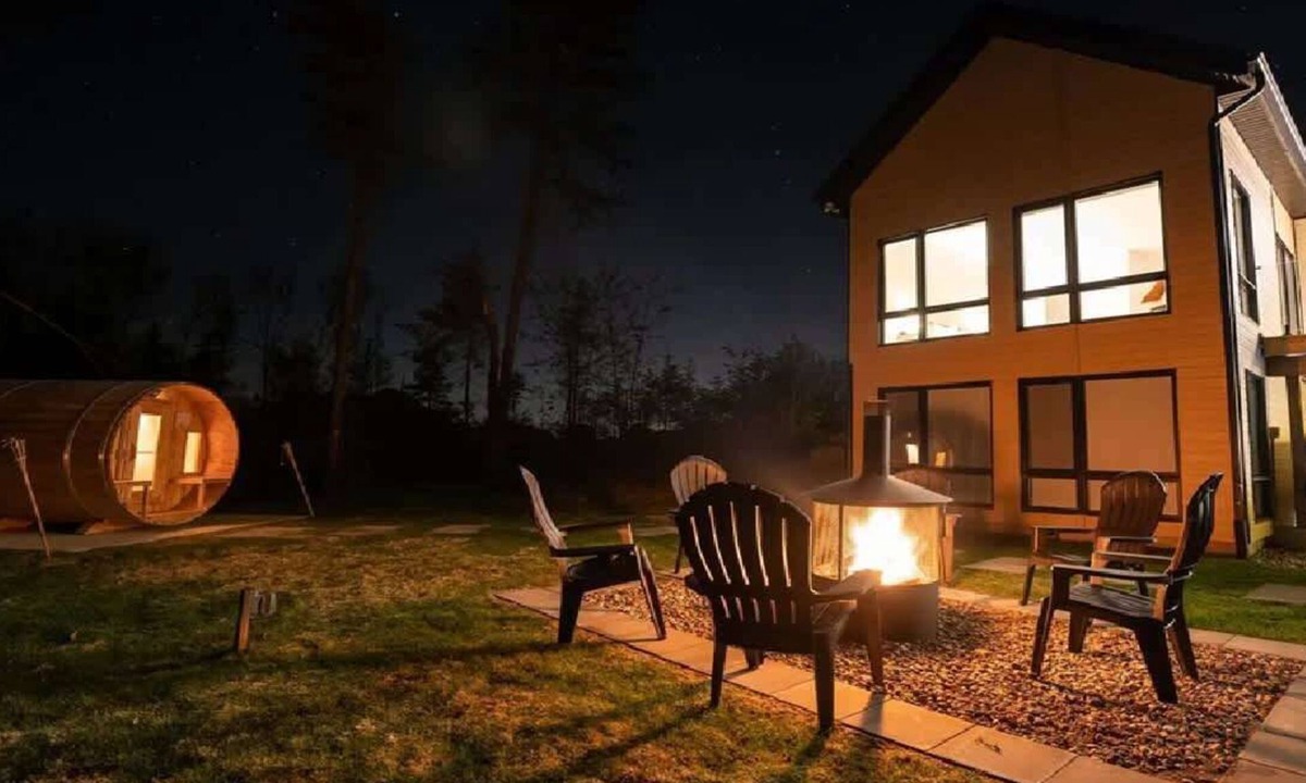 Argenteuil Regional County Municipality Ski Chalet | Spa, Pool & Sauna - Le Montagnard