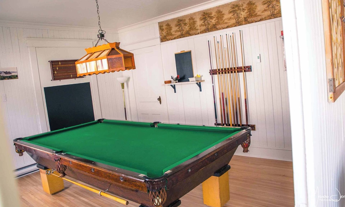 Trois-Pistoles Ski Chalet | Spa & Pool Table - Le Parvis