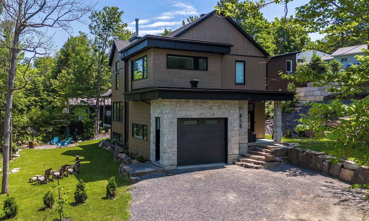 Chertsey Ski Chalet | Spa, Pool table, Lake access | Le 515 Beaulac