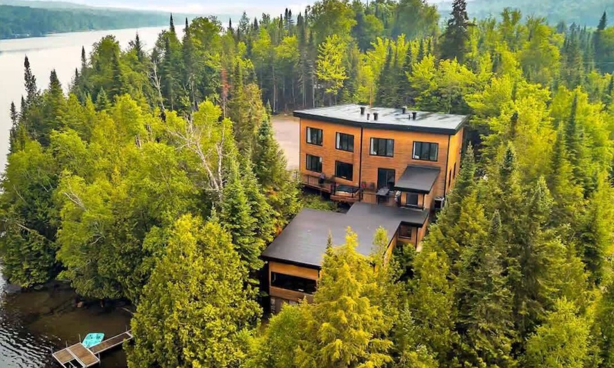 La Minerve Ski Chalet | Spa & Private Beach - The Lazy Bear Lake House