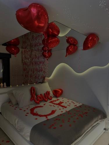 Marles-en-Brie Apartment | SPA PRIVATIF - LOVE ROOM LUXE - PROCHE DISNEY