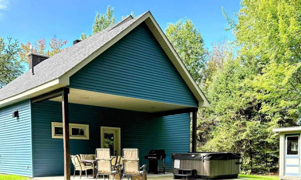 Beaulac-Garthby Ski Chalet | Spa, Relaxation & Adventure | Lapointe du Lac