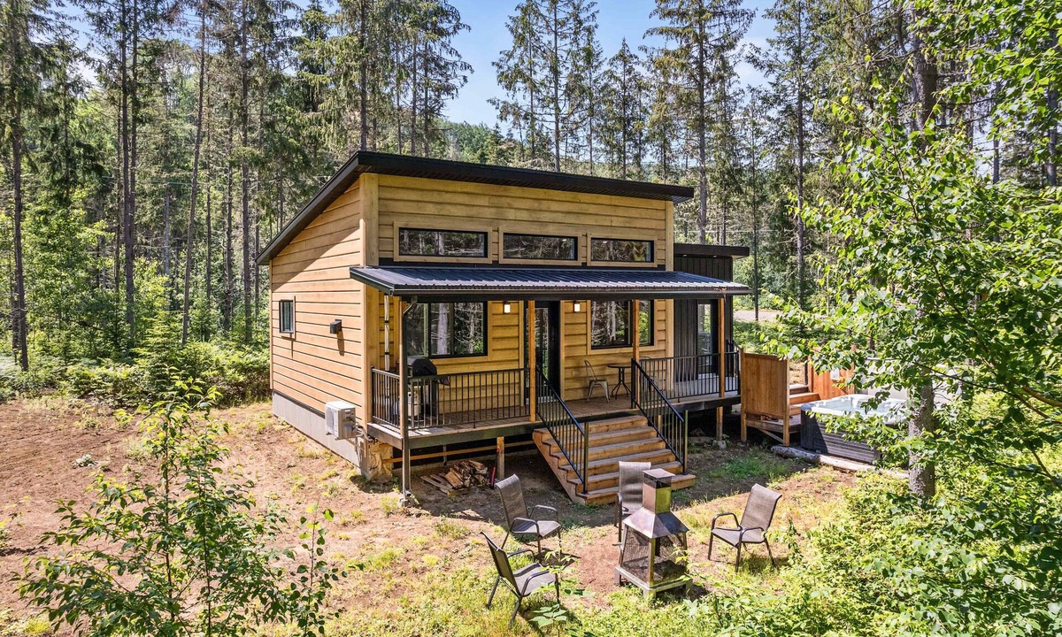 Mauricie Ski Chalet | Spa & Riverside | Le P'tit Cool Des Bois