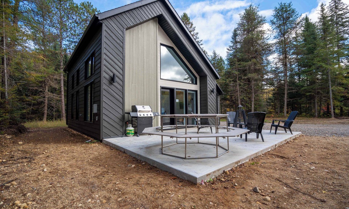 Saint Come House | Spa & Riverside Retreat | Le Ptit Duc