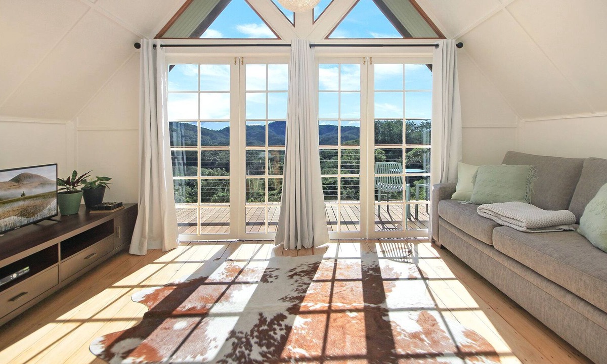 Upper Burringbar Cottage | Spabath~Peaceful ~ Private ~ Magical views