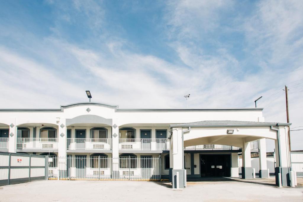 Northside Hotel | Space City Inn